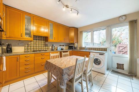 Montague Square, London SE15