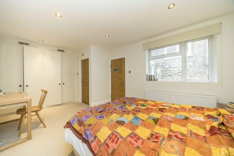 2 bedroom flat for sale, Kilburn High Road, London NW6