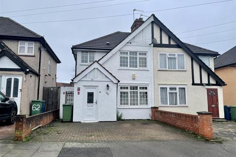 3 bedroom semi-detached house to rent, Clewer Crescent, Harrow