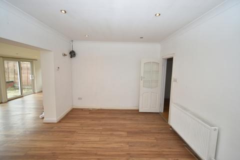 3 bedroom detached bungalow to rent, Pinner, HA5