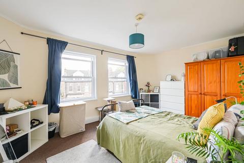 Park Avenue, Alexandra Park, London, N22