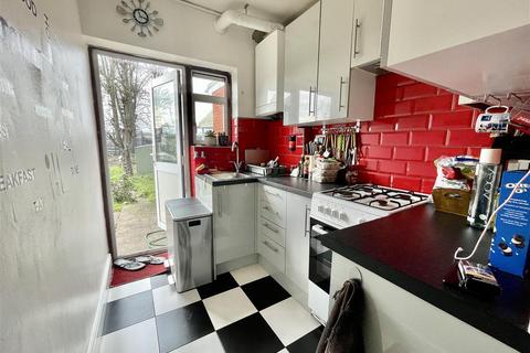 3 bedroom semi-detached house to rent, Village Way, London