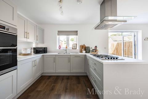 4 bedroom detached house to rent, Hawthorn Drive, Rackheath