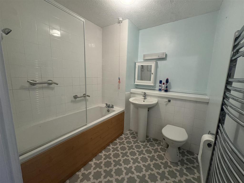 Bathroom.jpg