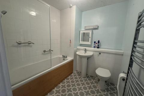 1 bedroom retirement property for sale, Western Place, Worthing