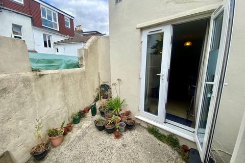 undefined, Flat 2, 4 Toronto Terrace, Brighton, BN2 9UW