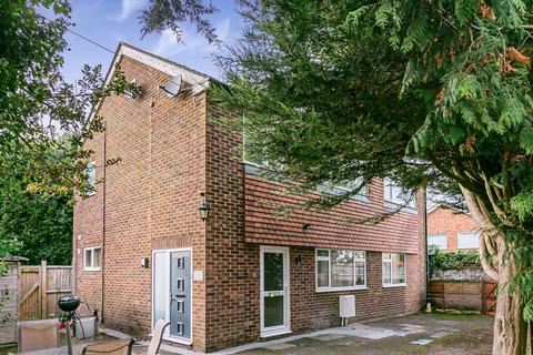 Thames Street, Sunbury-on-Thames, Surrey, TW16