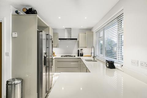 undefined, Thames Street, Sunbury-on-Thames, Surrey, TW16