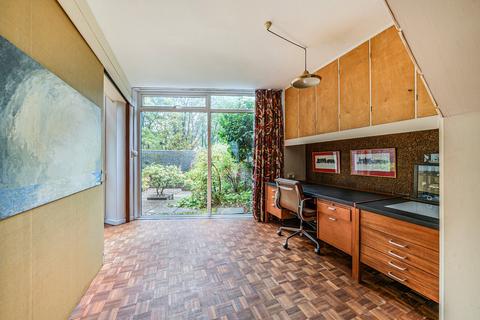 4 bedroom end of terrace house for sale, Templemere, Weybridge, Surrey, KT13