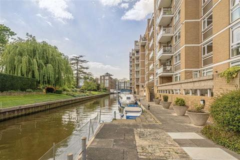 2 bedroom flat to rent, Thamespoint, Teddington TW11