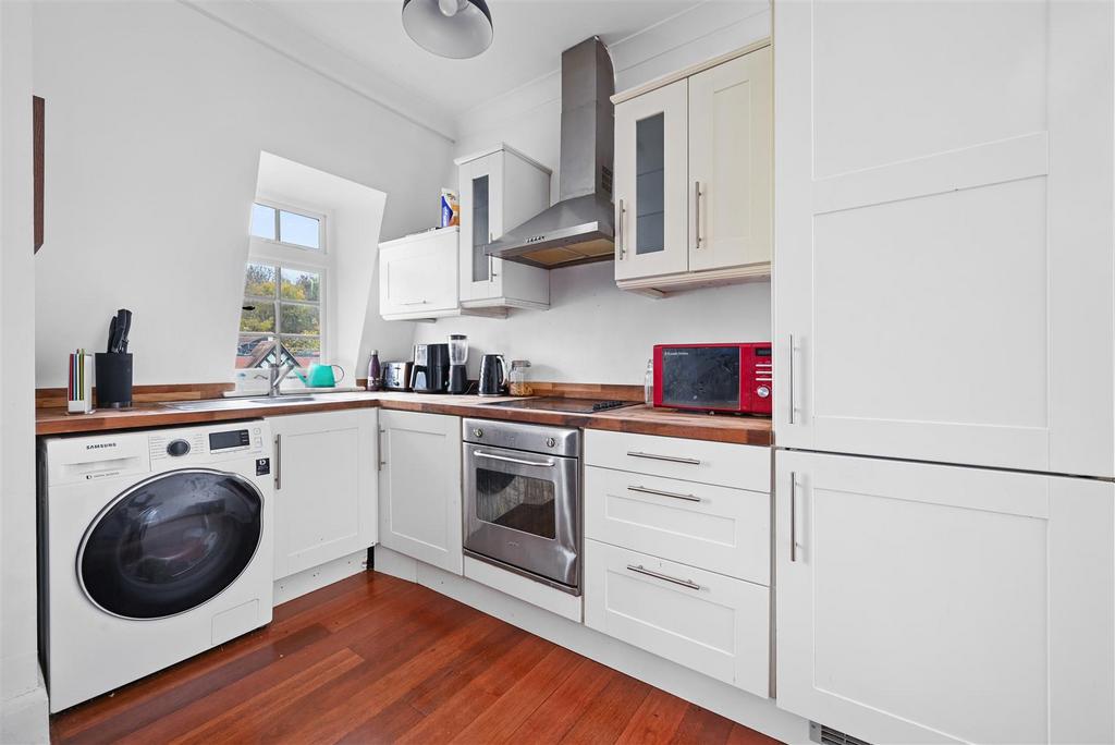 223 Holly Lodge Mansions - Kitchen.JPG