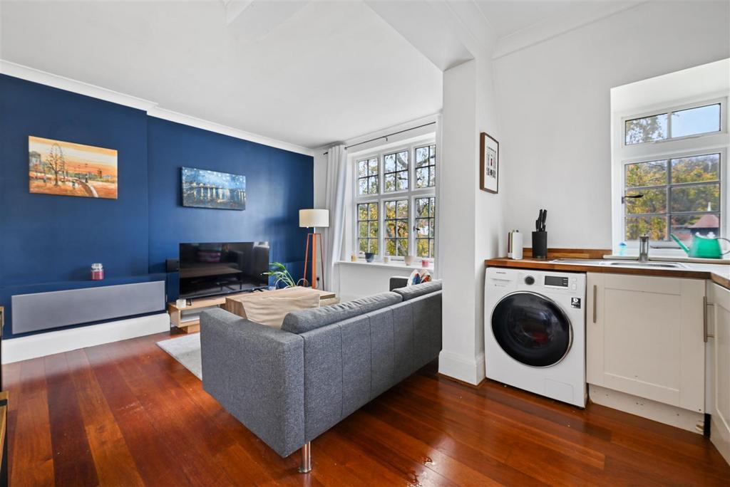 223 Holly Lodge Mansions - Reception .JPG