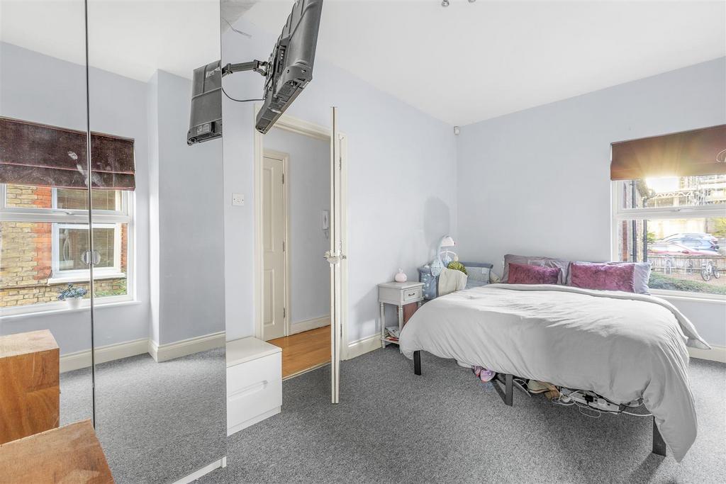 Flat 5, 123 London Rd, HP11 1 BT-3.jpg