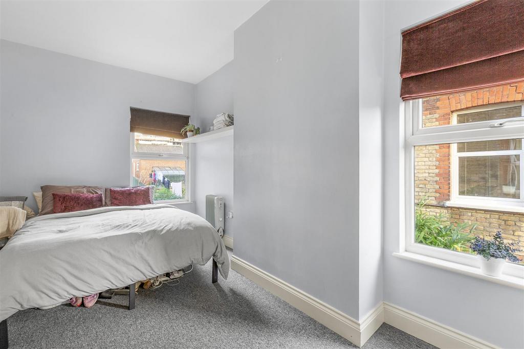 Flat 5, 123 London Rd, HP11 1 BT-2.jpg