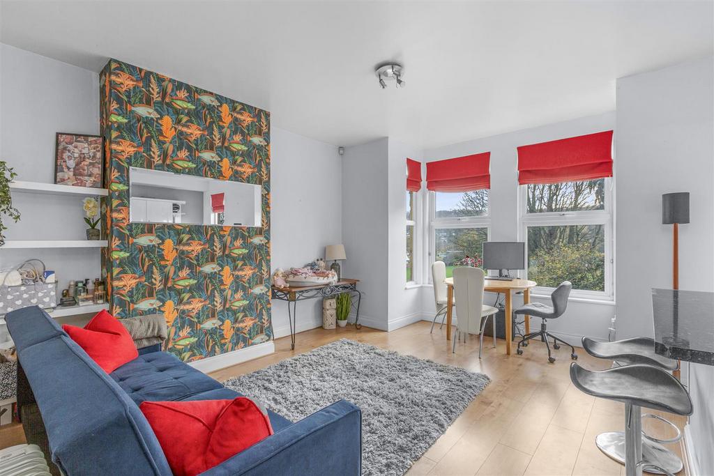 Flat 5, 123 London Rd, HP11 1 BT-4.jpg