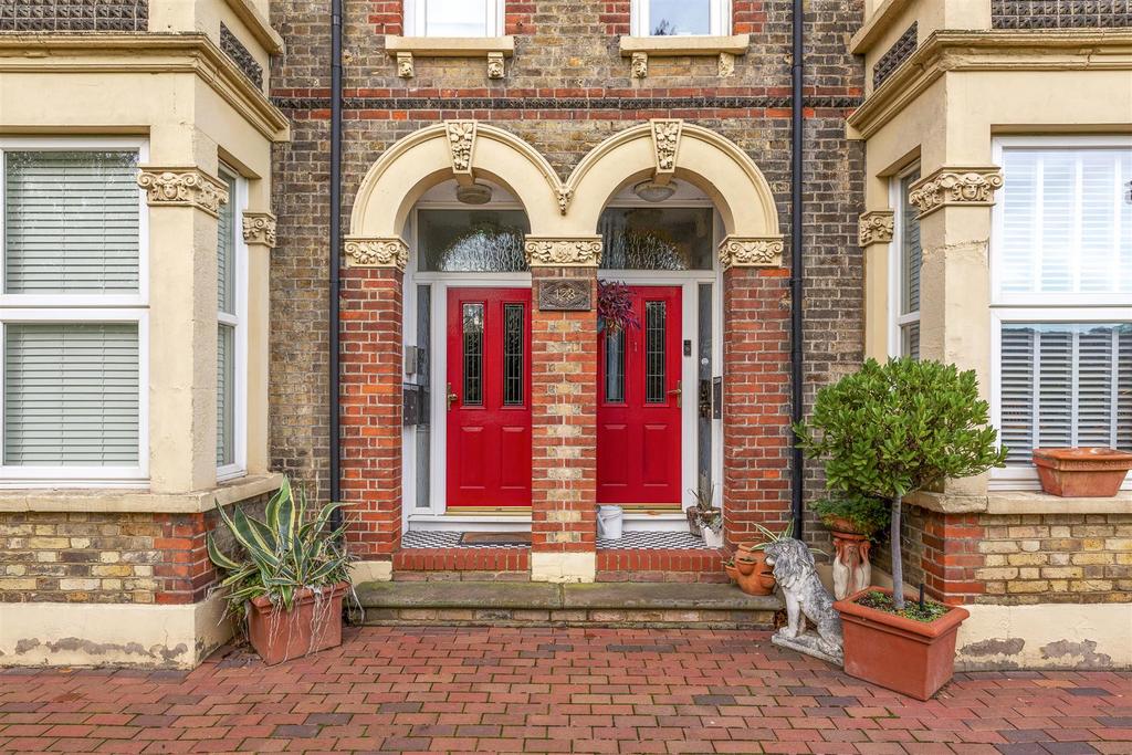 Flat 5, 123 London Rd, HP11 1 BT-14.jpg