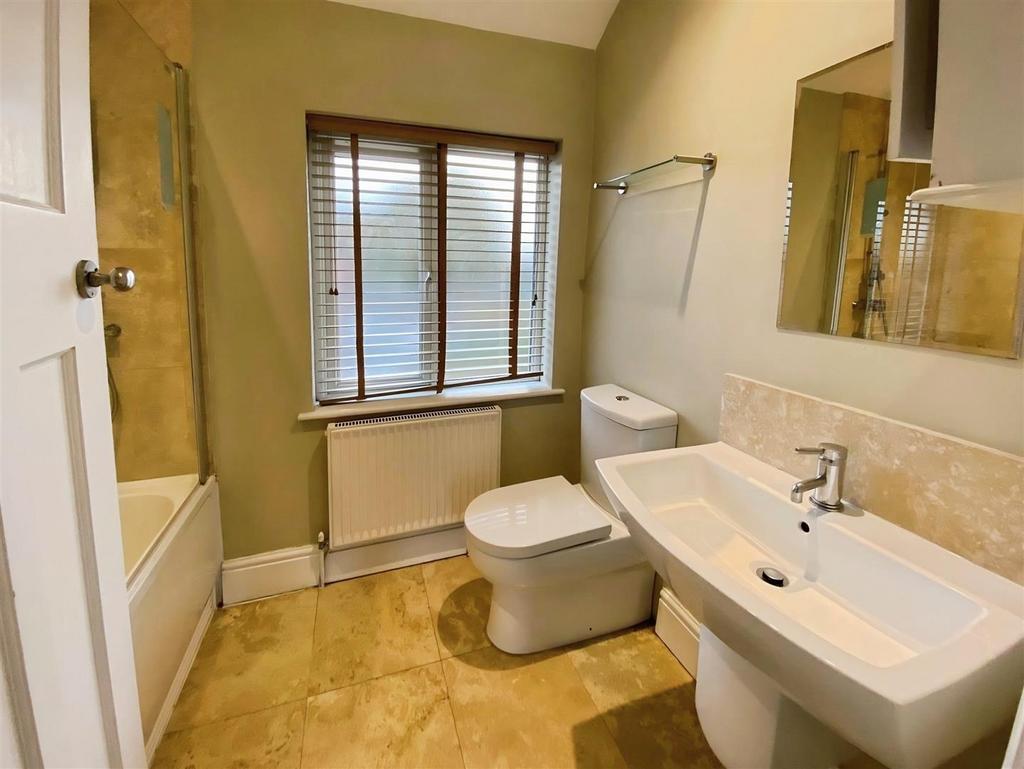 61a74b43-bathroom.jpg