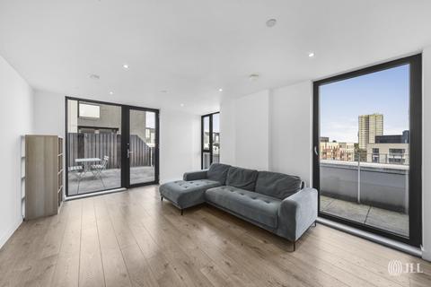 3 bedroom flat to rent, Hawthorn House, London E15