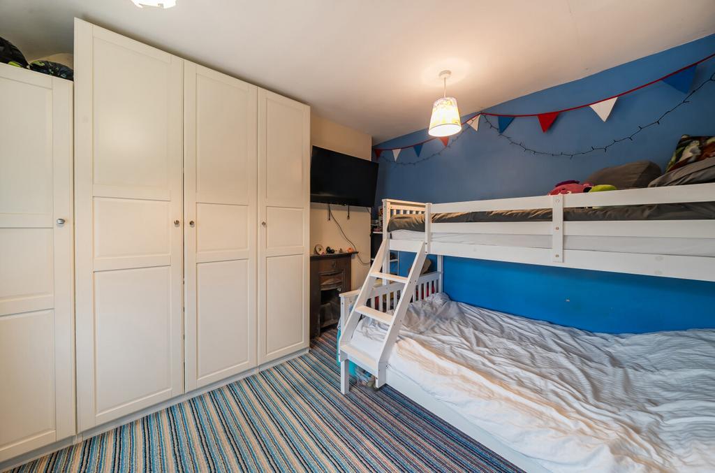 1376793 18 691224...