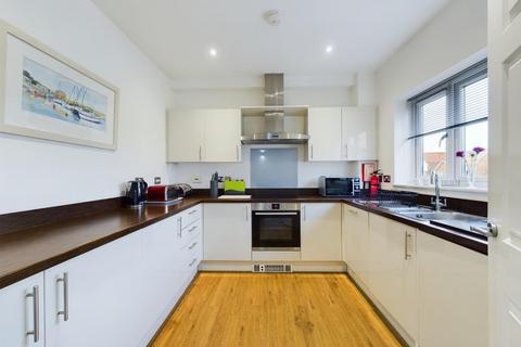 undefined, Ellisons Quay, Burton Waters, Lincoln