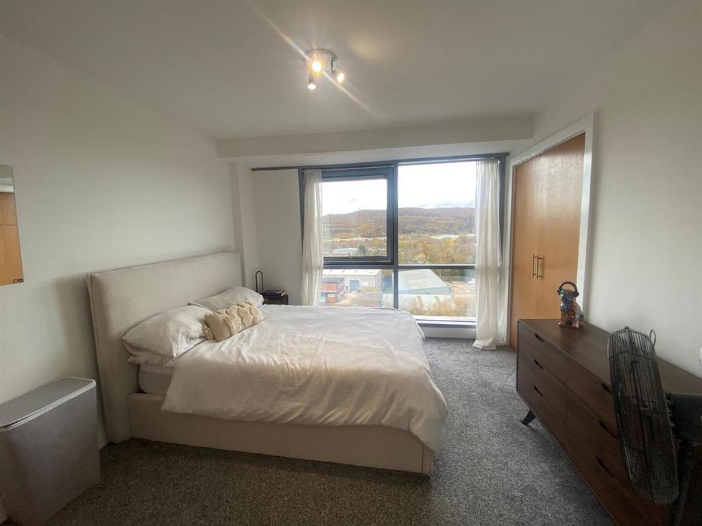 MASTER BEDROOM.jpg