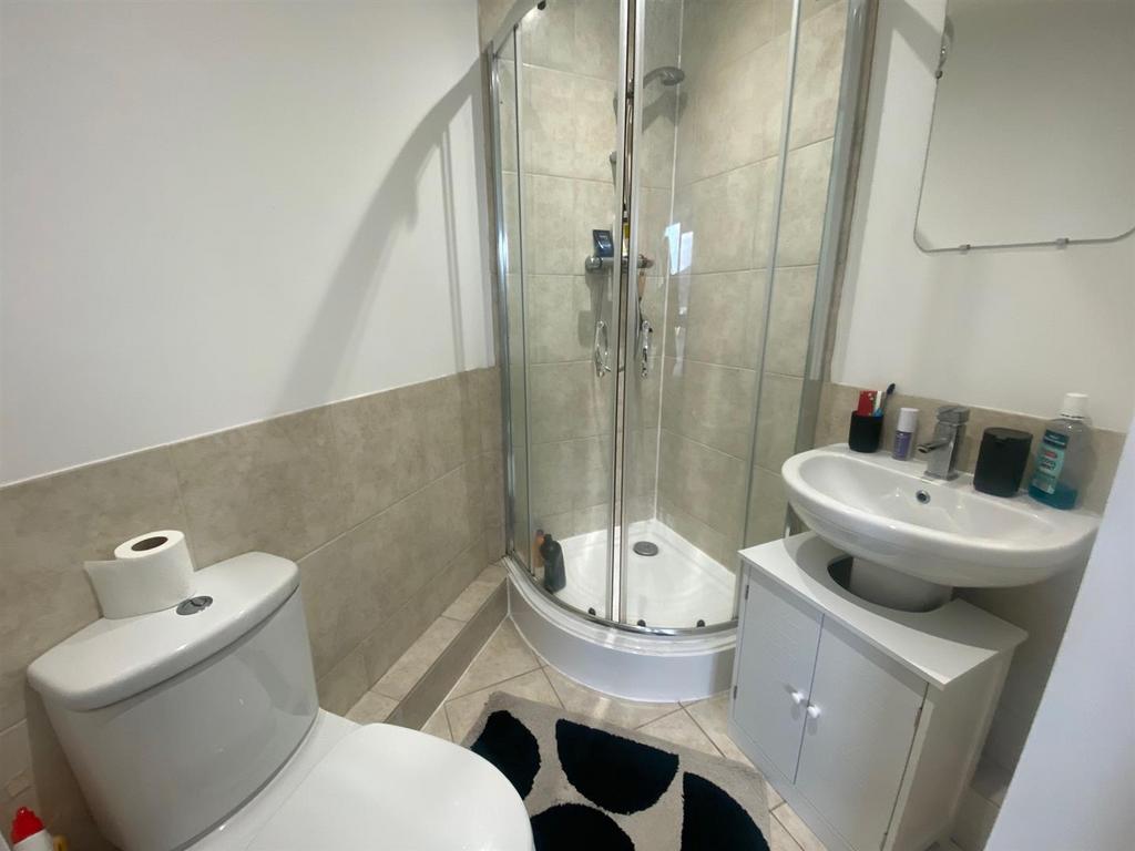 SHOWER ROOM.jpg
