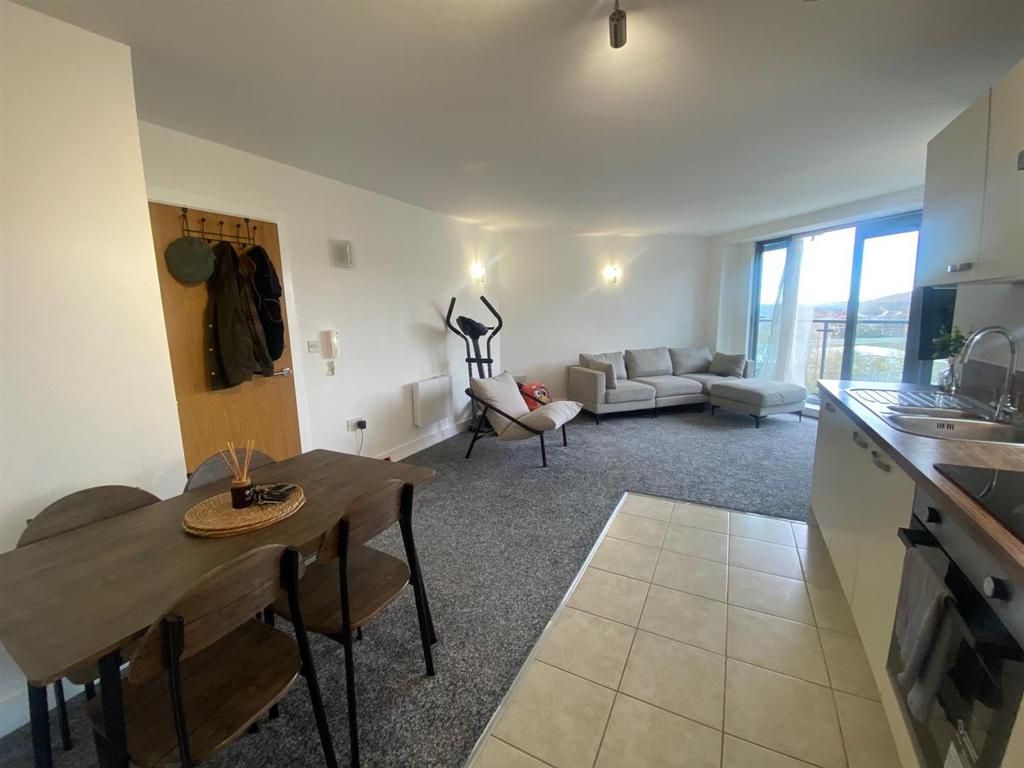 DINING AREA.jpg
