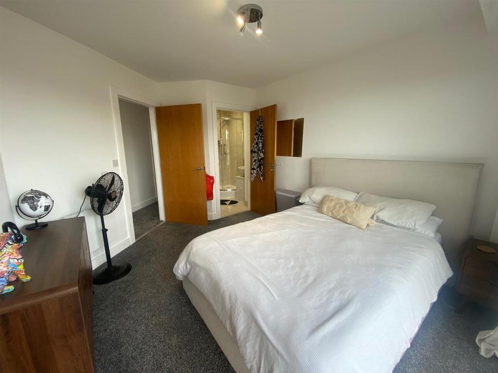 MASTER BEDROOM 2.jpg