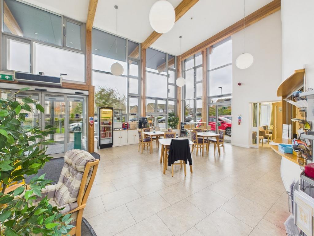 Entrance Foyer & Communal Areas