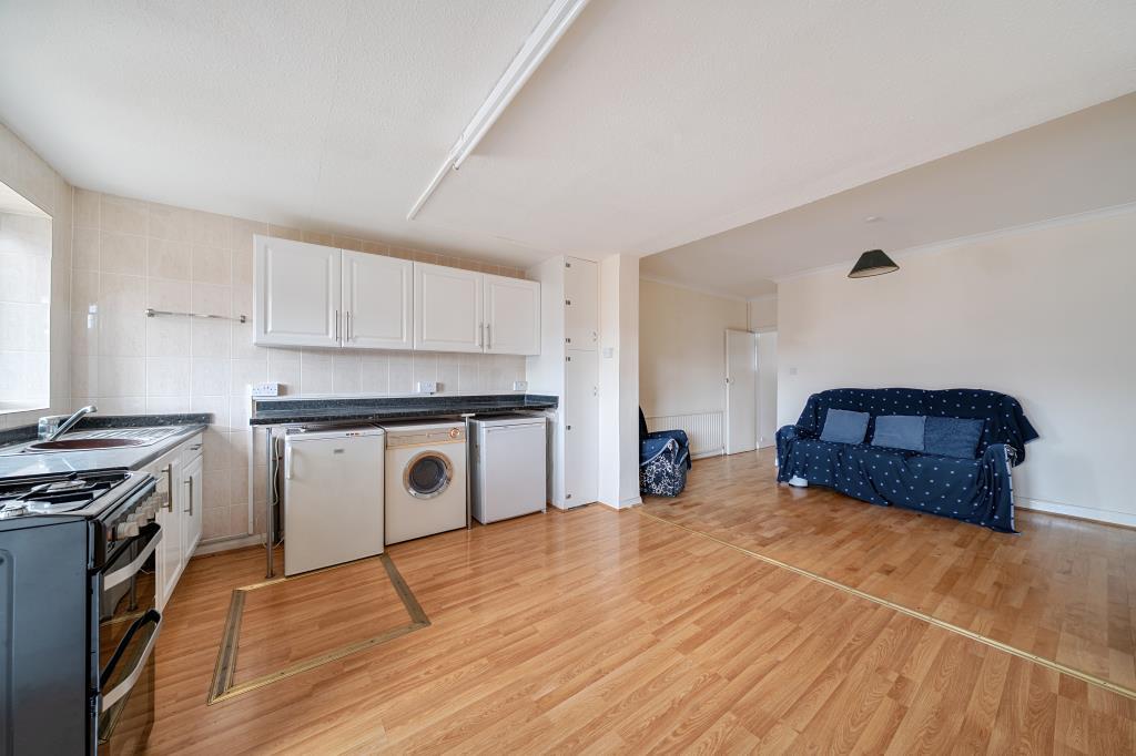 Kitchen / Reception
