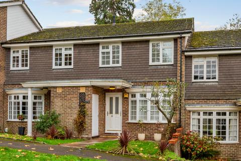 3 bedroom terraced house for sale, Marlborough Drive, WEYBRIDGE, KT13