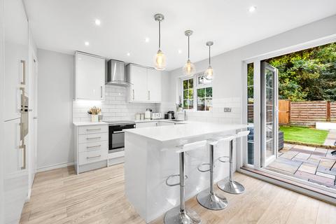 3 bedroom terraced house for sale, Marlborough Drive, WEYBRIDGE, KT13
