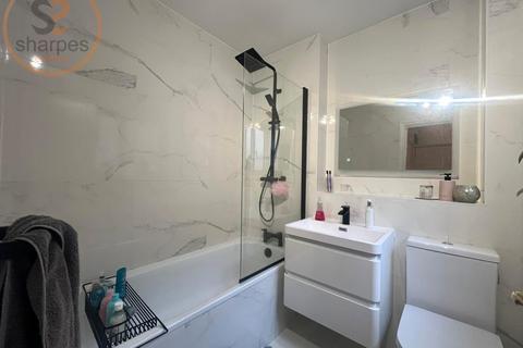 1 bedroom apartment to rent, Flat 10, Rembrandt Court, Epsom, Surrey