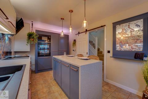 Hunters Close, Great Haywood, Stafford, Staffordshire, ST18