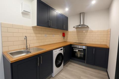 6 bedroom terraced house to rent, 103 Raymond Crescent, Guildford GU2