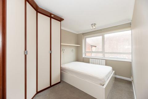 2 bedroom flat to rent, Waynflete Street, London, SW18