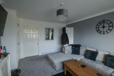 3 bedroom flat for sale, Oaklands Place, Prudhoe NE42