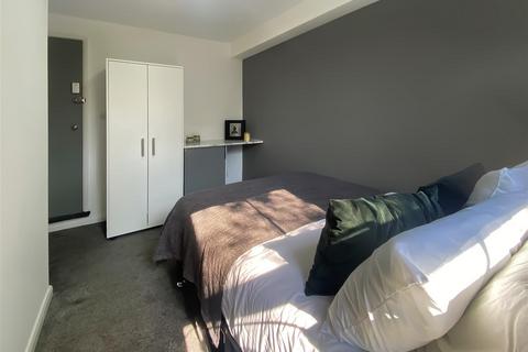 undefined, Room 5, Military Road, CO1 2AD