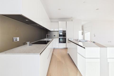 3 bedroom apartment to rent, Pinewood Gardens, Teddington