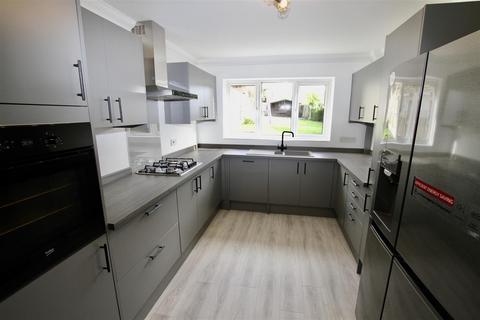 undefined, Avenue Road, Benfleet, Essex