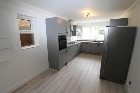 undefined, Avenue Road, Benfleet, Essex