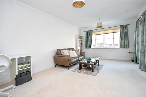 2 bedroom flat for sale, Golden Gate Way, Eastbourne