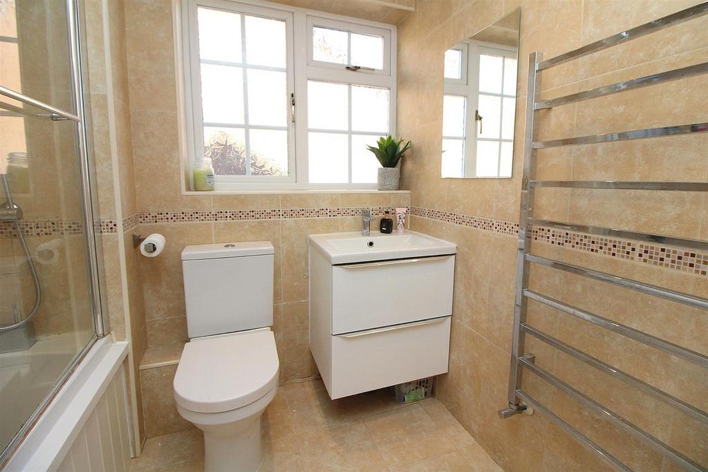 Bathroom.JPG