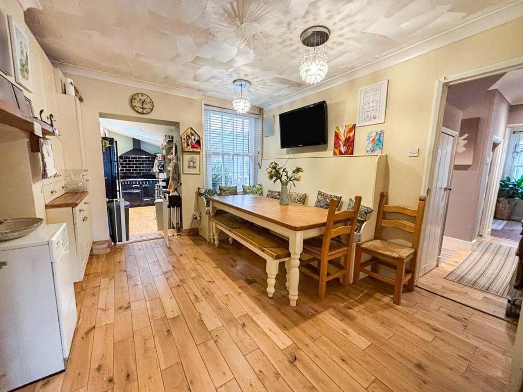 Tlc d0a0f04c-f6b3-472d-903a-860914162175 5b8d311.j