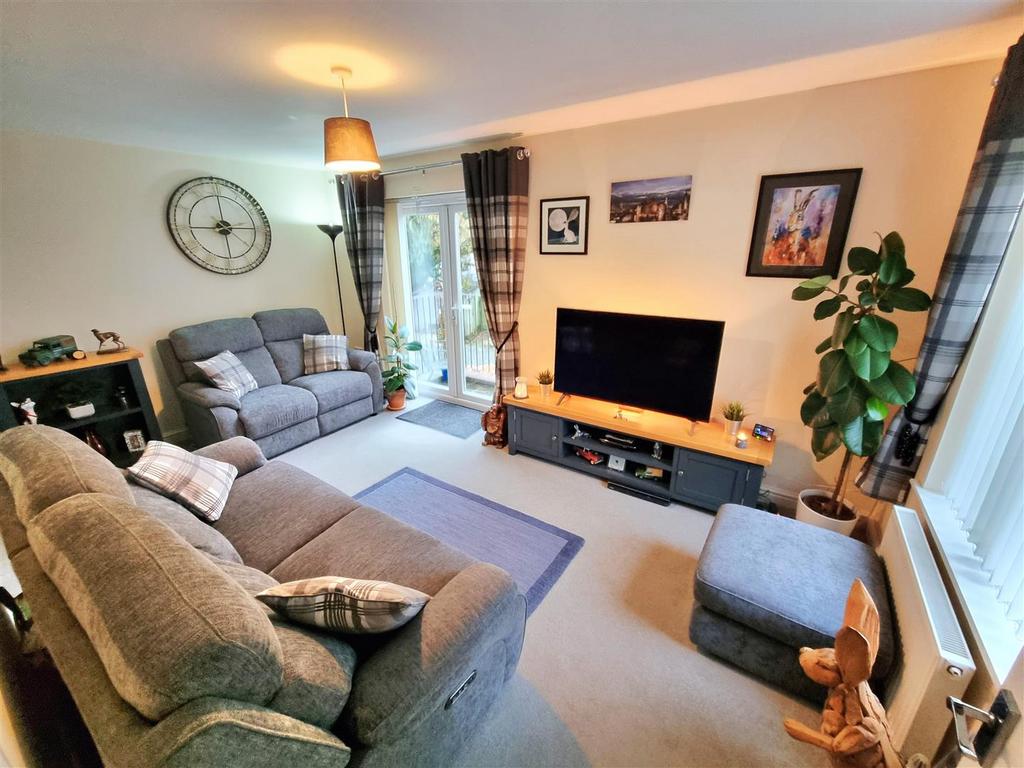 Sitting room 1.jpg