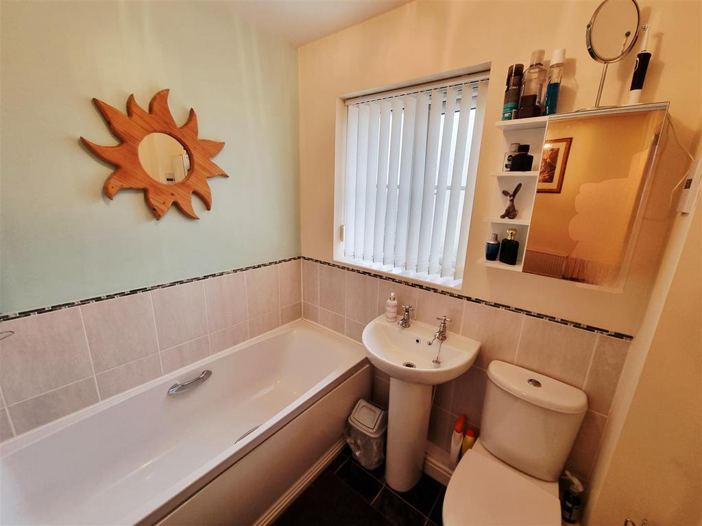 Bathroom.jpg