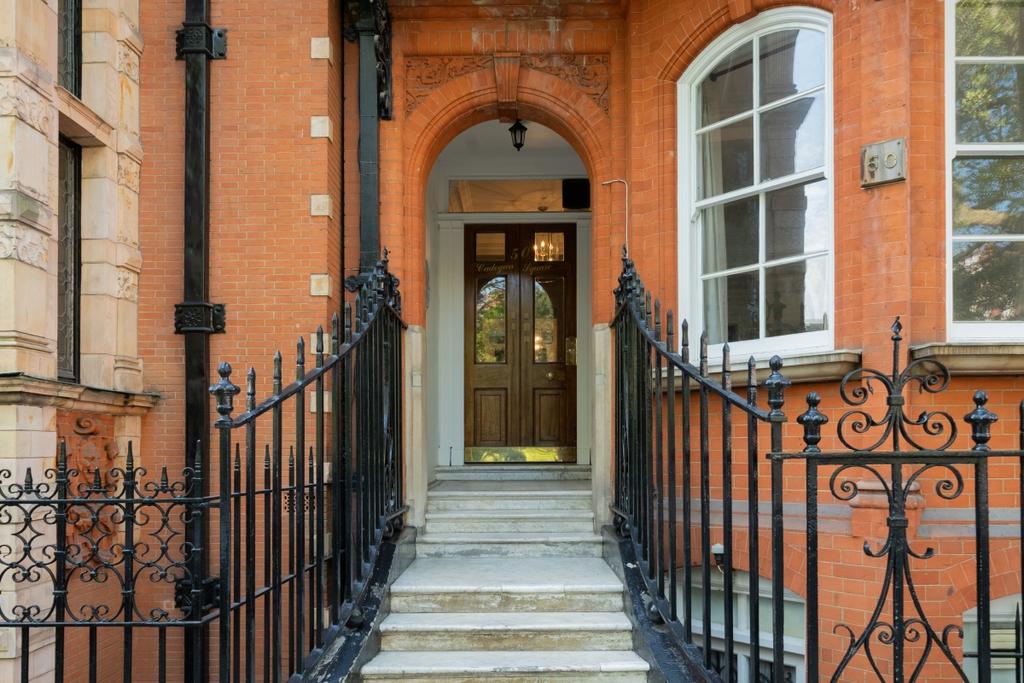Cadogan Square