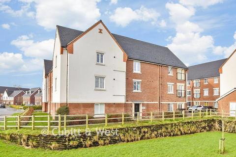 2 bedroom ground floor flat for sale, Cornwell Avenue, Forge Wood, Crawley, West Sussex