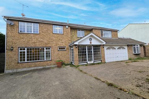 5 bedroom detached house for sale, Silvertree Close, Hockley, Essex, SS5