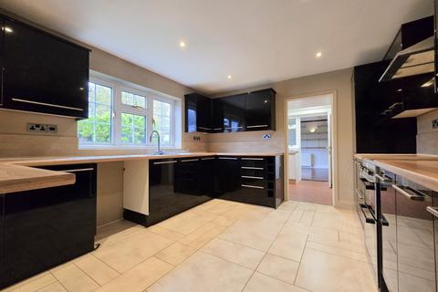 5 bedroom detached house for sale, Silvertree Close, Hockley, Essex, SS5